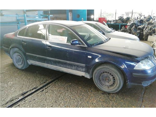 Zpětné zrcátko  Volkswagen Passat Alltrack 2002    