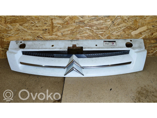 Передняя решётка Citroen Berlingo 2003-2007 года 9644758177      