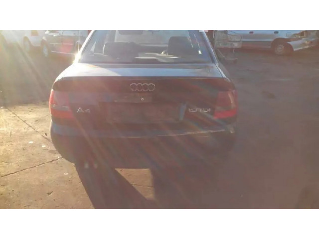 Дополнительный стоп сигнал Audi A4 S4 B5 8D  