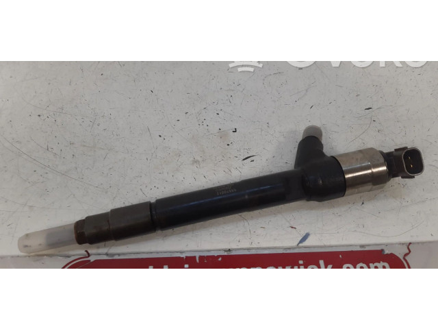 Vstřikovač 55570012, 821035   Opel Zafira C    B16DTH 