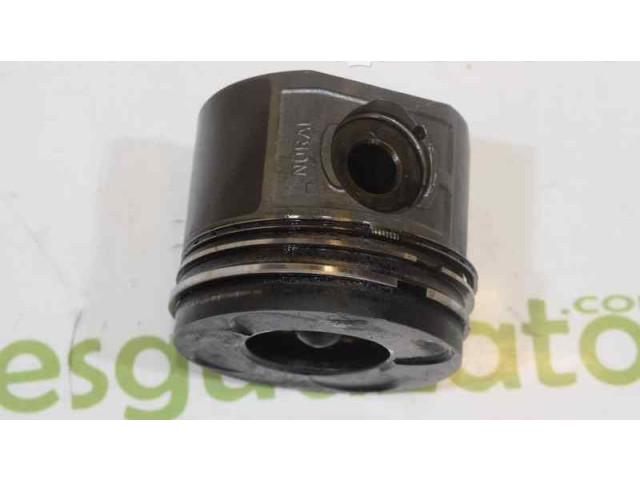  Поршень с шатуном  11252247502, 11252247502  BMW 3 E30  