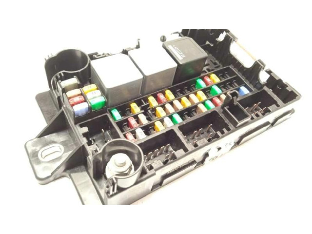 Pojistková skříňka Řídící jednotka BSM M8D214N030AA, LR144132   Land Rover Discovery 5 2022