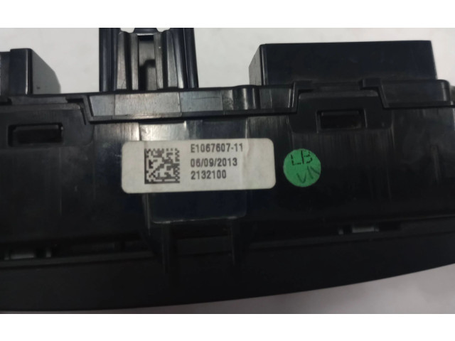 Блок подушек безопасности AV1T-18C612, E1067607   Ford B-MAX