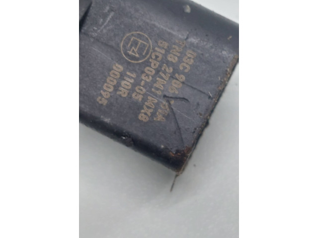 Vstřikovací lišta 03C133317A   Volkswagen PASSAT B7     