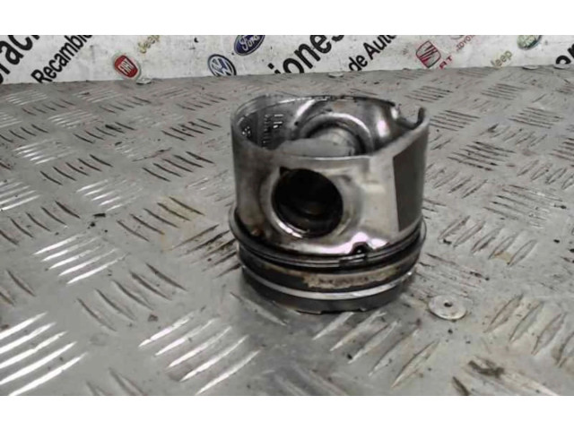 Píst 9HX9HY8HX8HY8HX   Peugeot 206+     