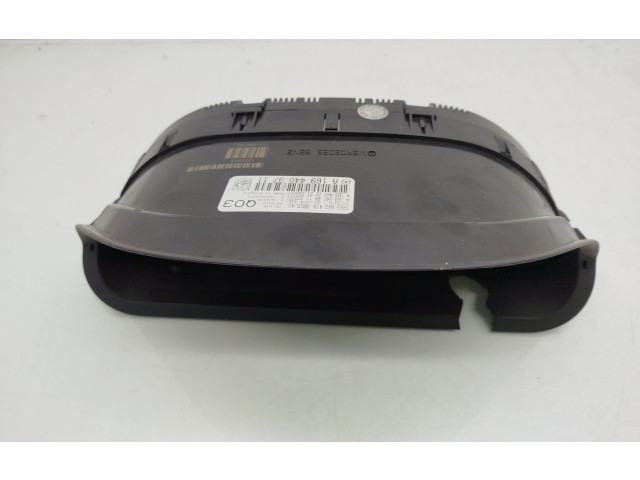 Přístrojová deska  Mercedes-Benz A W169 2009 A1695408411, A1694422221  