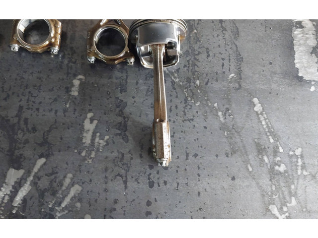  Поршень с шатуном M54B25 256S5 11257512526  BMW 3 E46  