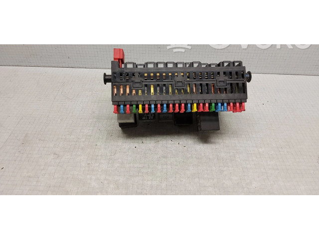Блок предохранителей  357937039, 357937541   Volkswagen Vento    