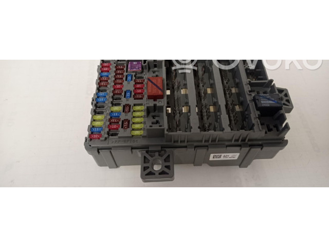 Блок предохранителей TV0G230   Honda Civic    