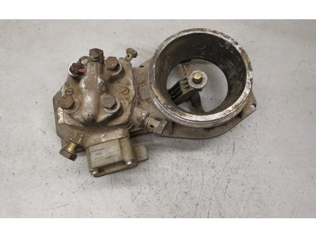 Vstřikovací lišta 0438121011, 026133353   Audi 80 90 B3     