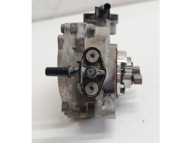 Вакуумный насос 9804021880   Volvo V40 Cross country