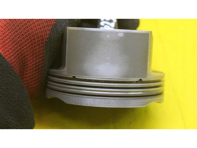 Píst 9481031102R   Porsche Cayenne (9PA)     