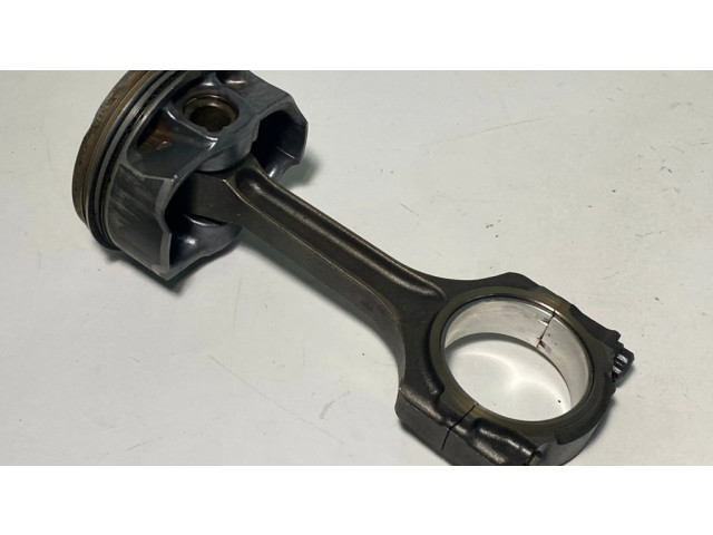 Píst CR3Z6200B, CR3Z6108B   Ford Mustang V  pro benzínový motor 5.0  