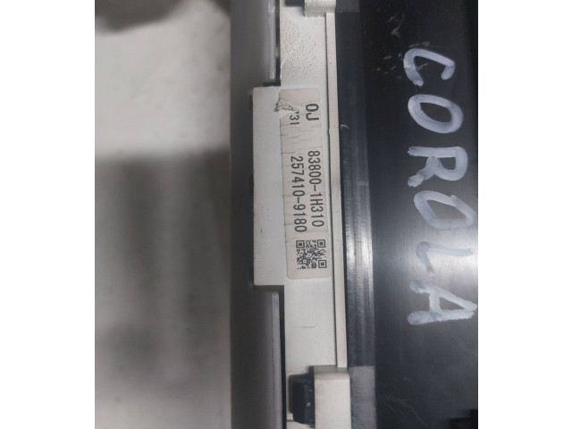 Přístrojová deska  Toyota Corolla E120 E130 2003 838001H310, 2574109180  