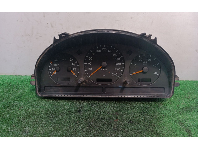 Přístrojová deska  Mercedes-Benz ML W163 2001 3319210087, 3319210087  