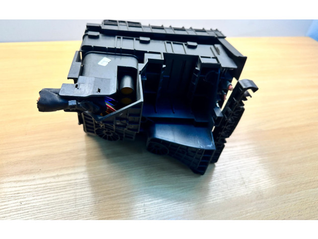 Блок предохранителей  1K0937132F   Volkswagen Golf Plus    