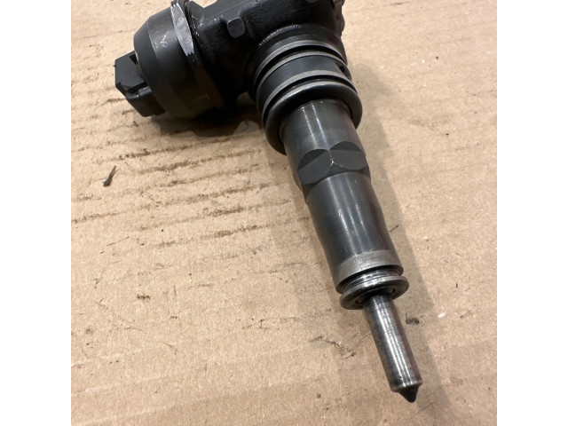 Vstřikovač 038130073ak   Volkswagen Sharan  pro naftový motor 1.9  