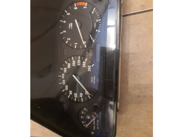 Přístrojová deska  BMW 5 E34 1990 110008548024, 62118351830  