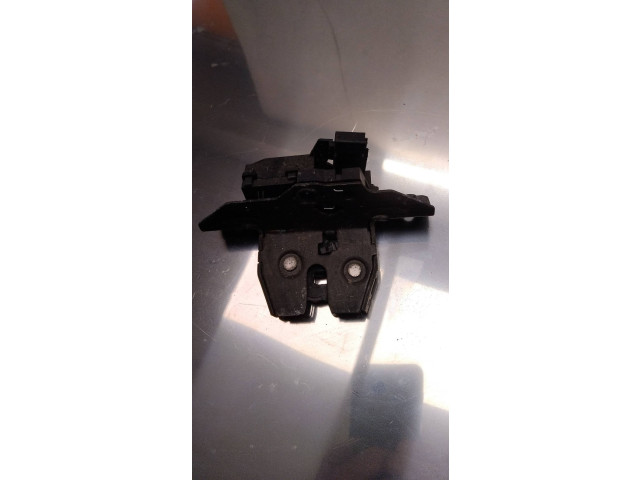 Zámek zadních dveří 71466   Opel Astra J 2011