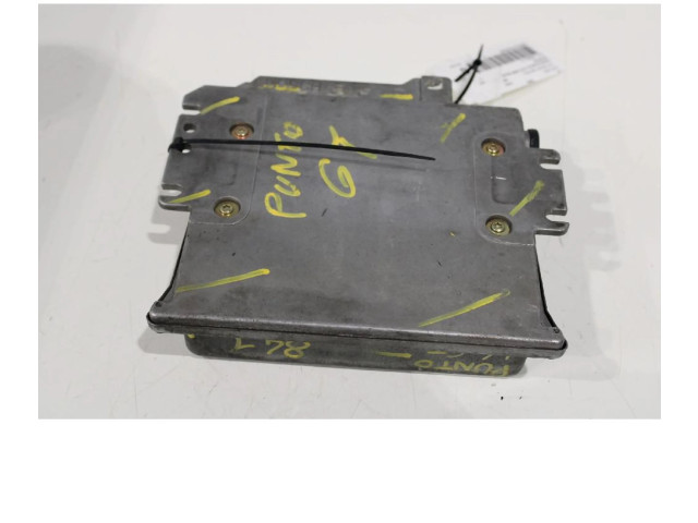Блок управления топливных форсунок    0261204159   Fiat Punto (176)