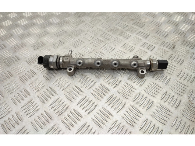 Vstřikovač 0445110471, 04L130277AE   Skoda Octavia Mk3 (5E)     