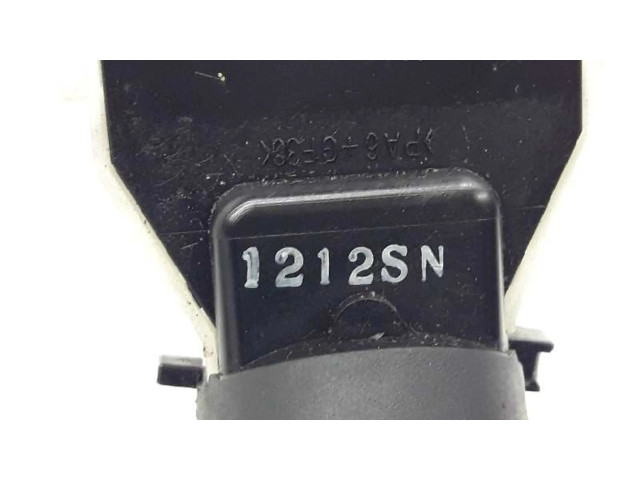 Ручка стеклоочистителей 25260EM10E, 25260-EM10E   Nissan NV200