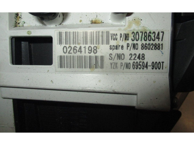 Панель приборов 8602881, 30786347   Volvo S40       