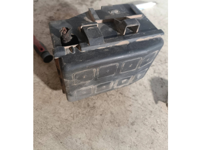 Блок предохранителей  90560119, 2946   Volkswagen Sharan    