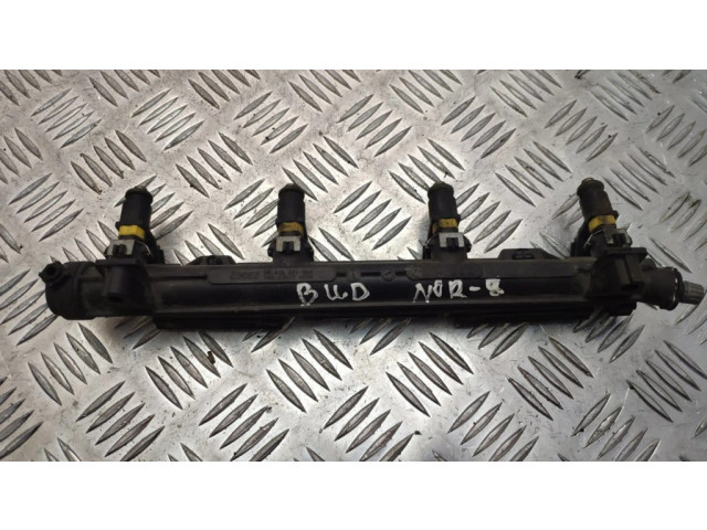 Vstřikovací lišta 036971824A, 036906031AG   Volkswagen Golf IV  pro benzínový motor 1.4  