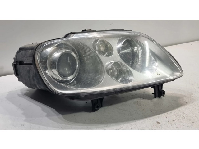 Přední světlo pravé 1T0941032F, 0301205272   Volkswagen Touran I 2005