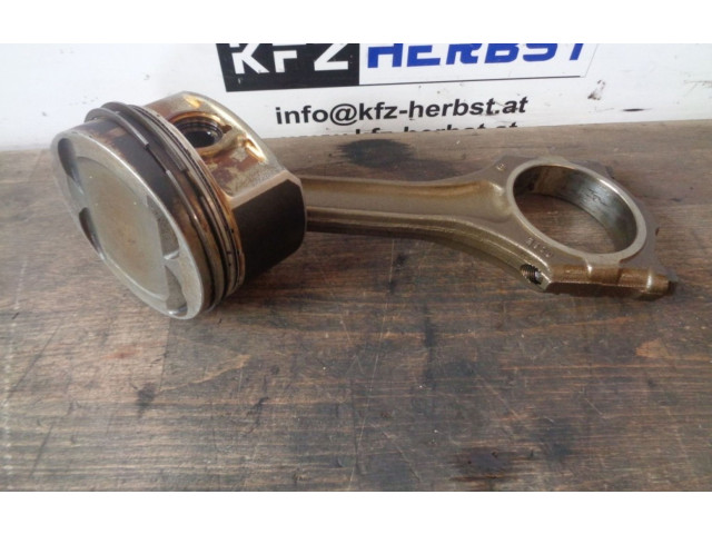 Píst 022107065L, 022107065L   Audi TT Mk1    BHE 