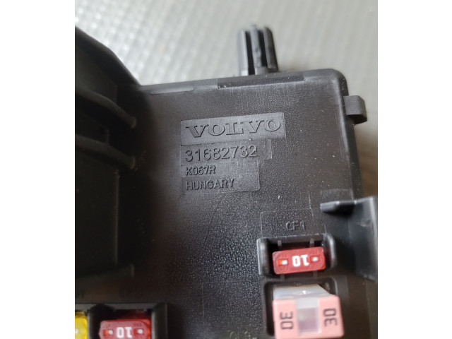   Pojistková skříňka 31682732   Volvo XC60 2023