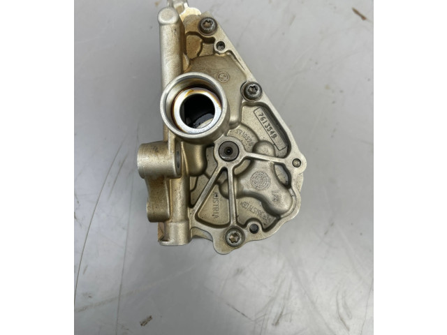 Масляный насос  N55B30A 7613549  BMW 5 F10 F11 3.5