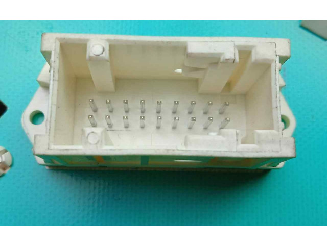 Přístrojová deska  Peugeot 407 2007 1.CONECTOR, VDO  