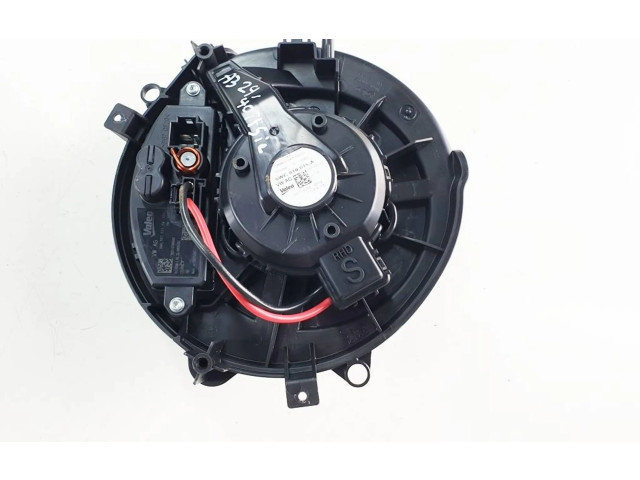 Вентилятор печки    5WC819015A, T72368C   Audi A3 8Y
