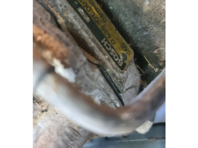 Vstřikovací lišta 0438101005, 0438101005   Audi 80 90 B3     
