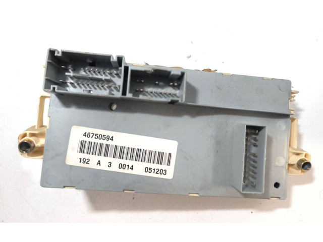 Блок предохранителей 51711819   Fiat Stilo 2003