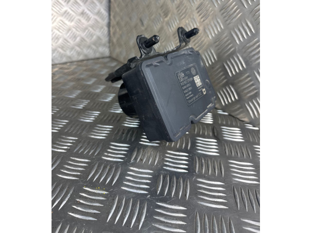 Блок АБС 1K0907379BM, 1K0614517D   Volkswagen  Touran II  2010 - 2016 года