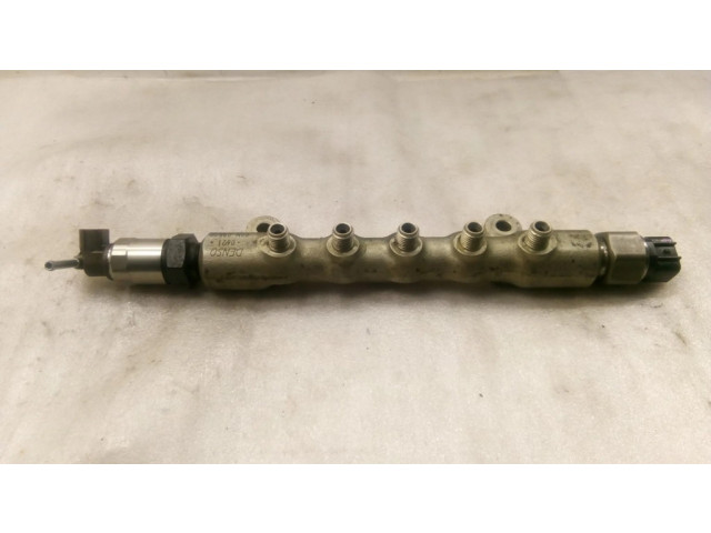 Vstřikovací lišta 238100R020   Toyota Avensis T250  pro naftový motor 2.2  2ADFHV