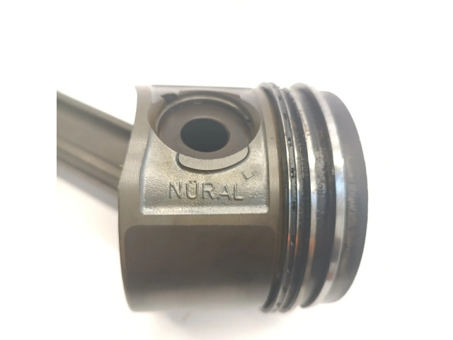 Píst    BMW 3 E46  pro naftový motor 2.0 m47 