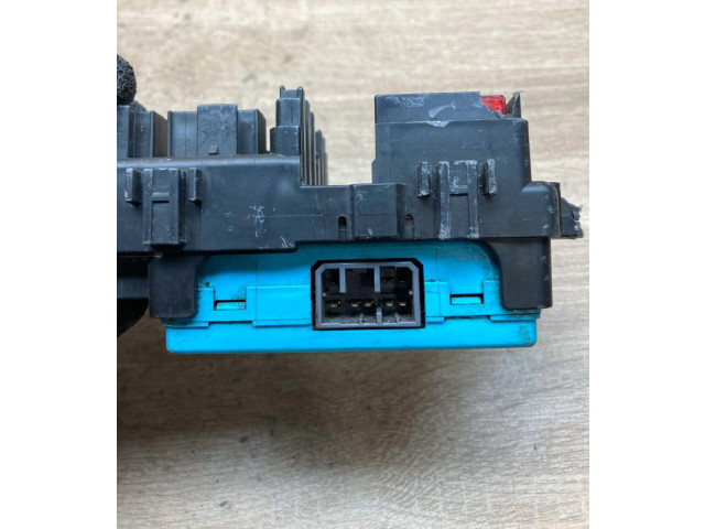 Блок предохранителей 2323006072, MR228760   Mitsubishi Colt    