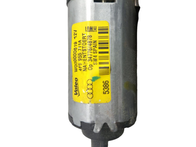 Моторчик заднего дворника 4F9955711B    Audi A6 S6 C6 4F
