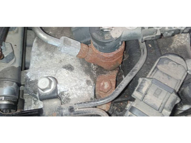 Vstřikovač 0445110256, 338002A400   Hyundai i30     