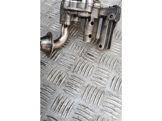 Масляный насос   06A115105B  Audi A4 S4 B5 8D 