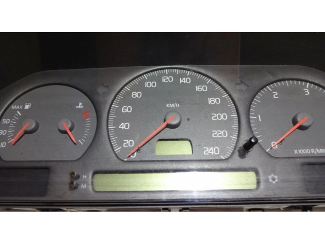 Přístrojová deska  Volvo S70  V70  V70 XC 1998 9472523  