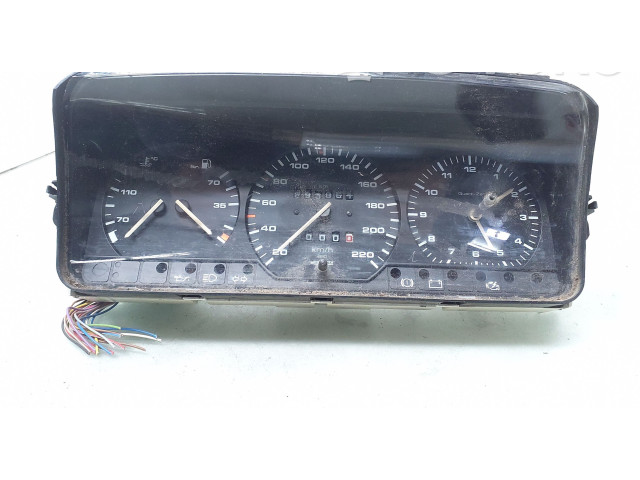 Přístrojová deska  Volkswagen PASSAT B3 1991 357919033R  