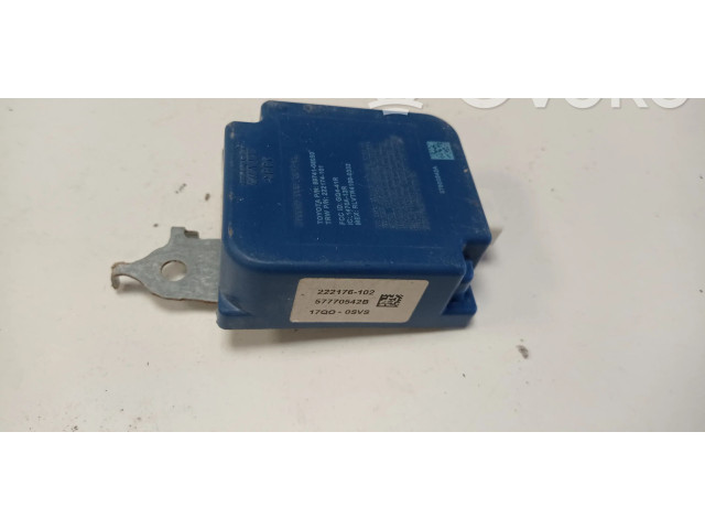 Vstřikovač 222176102, 57770542B   Toyota Sienna XL30 III     