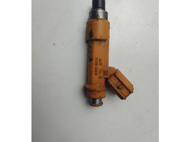 Форсунка 2325040020, 042092628    Toyota iQ  1KR-FE 