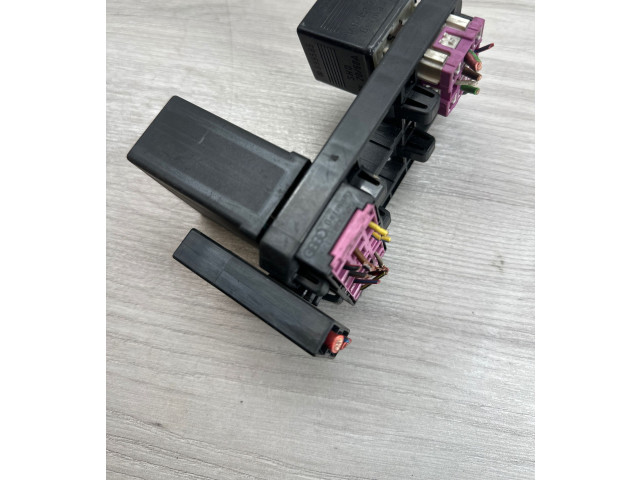Блок предохранителей  4A0937503C, 441959257B   Audi A6 S6 C4 4A    