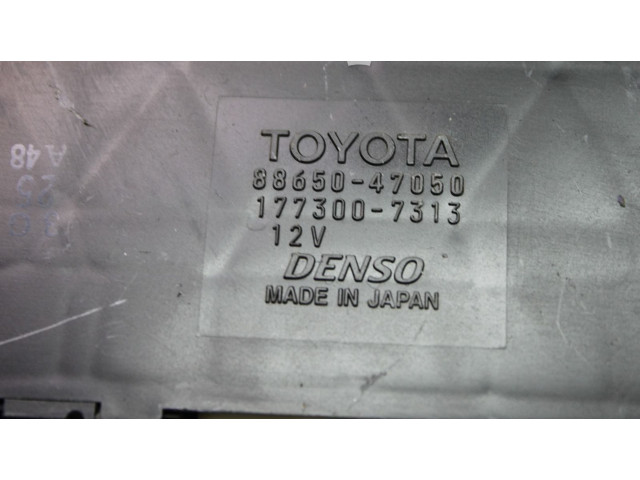 Блок управления климат-контролем 8865047050   Toyota Prius (XW20)